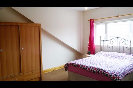 2 Bed Flat, Meanwood Road, LS6 - Photo 3