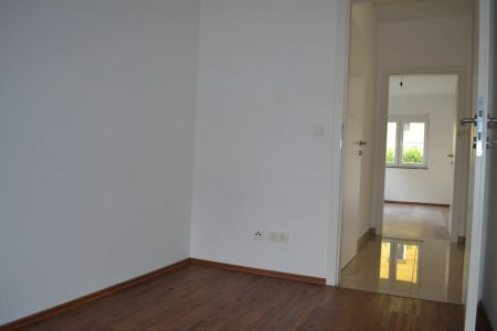 ATEMBERAUBENDER GARTEN - ZENTRAL BEGEHBARE ZIMMER - KÜCHE - SOFORT VERFÜGBAR! - Photo 3