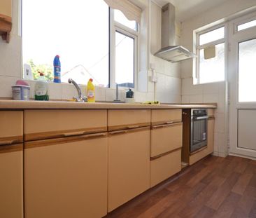 3 bedroom bungalow to rent - Photo 4