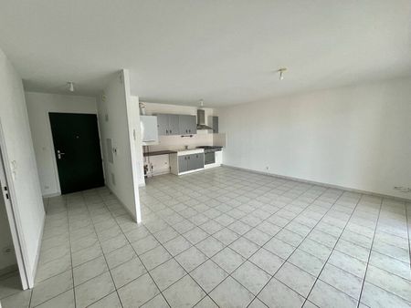 Location appartement 4 pièces 84.79 m² à Bourg-en-Bresse (01000) - Photo 3