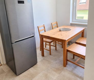 Priestranný 3-izbový byt s loggiou pri Dunaji a výhľadom na hradný ... - Photo 1