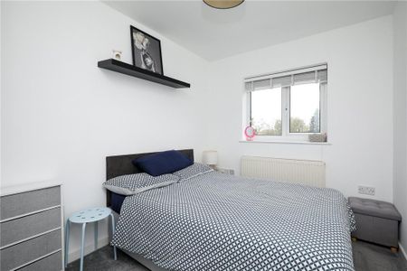 3 bedroom apartment to rent - Photo 4