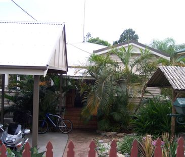 QUIET STUDENT ACCOMMODATION WITH IN GROUND POOL & AIR CON - DON'T M... - Photo 6