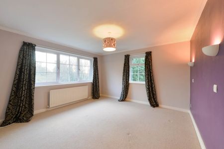 Tattenham Crescent, Epsom - Photo 3