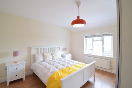 Room in a Shared House, Carlisle Avenue, W3 - Photo 2
