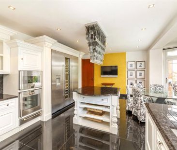 3 bedroom flat to rent - Photo 1