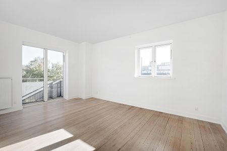 Lys lejlighed med to altaner centralt i Lyngby - Foto 3