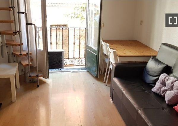 Calle de la Madera, Madrid, Community of Madrid 28004