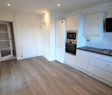 3 bedroom property to rent - Photo 3