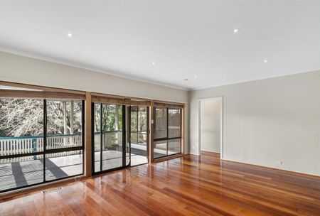 Comfort, Convenience & Space in Blackburn North! - Photo 3