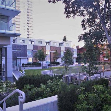 Metrotown great location apartment 2 Bed/ 2 Bath With AC For Rent - Photo 1