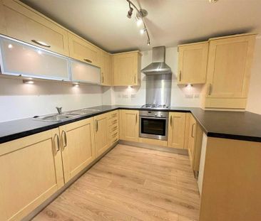 2 bedroom flat to rent - Photo 4