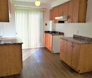 N-Rosemont 4.5 HAUT TRIPLEX près de tout; pas besoin de voiture! - Photo 2