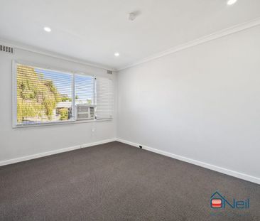 KELMSCOTT - 3x1 - TIDY HOME WITH LARGE BACKYARD - Photo 2