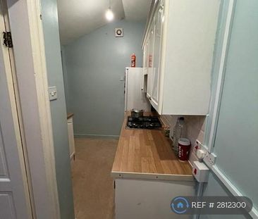 3 bedroom terraced house to rent - Photo 6