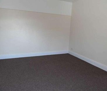 Festing Grove, Southsea, PO4 - Photo 4