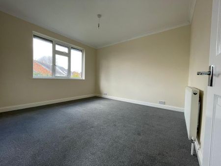 3 bedroom semi-detached house to rent - Photo 3