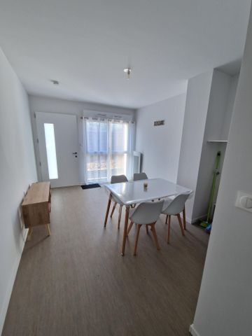 Location Appartement 1 pièce 26m² LA ROCHE SUR YON 85000 - Photo 4