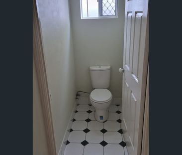 Convenient Ground Floor Living – Walk to Everything - Photo 6