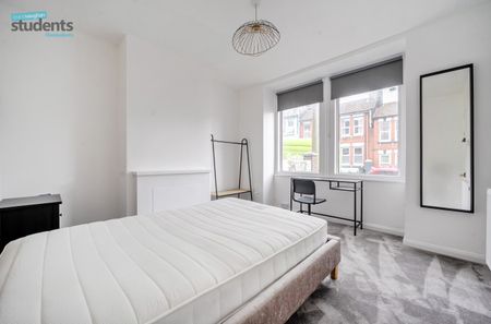 4 bedroom terraced house to rent - Photo 3