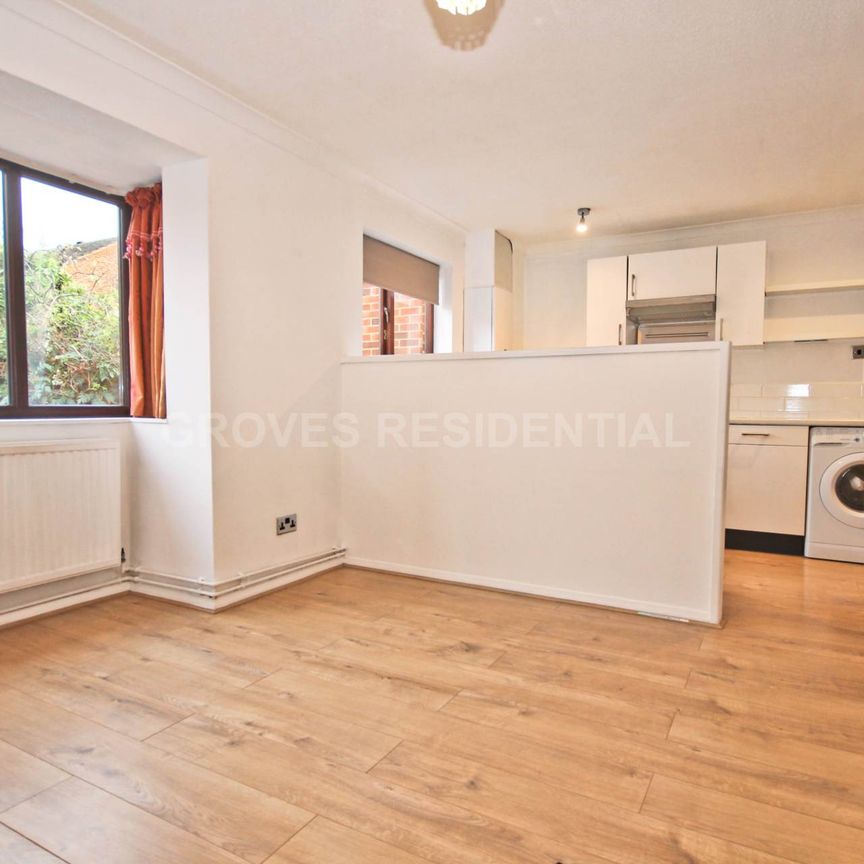 Price £1,500 pcm - Available Now - Unfurnished - Photo 1