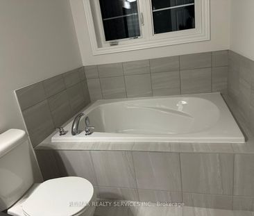 For Lease - 91 Air Dancer Crescent, Oshawa, Ontario - Photo 4