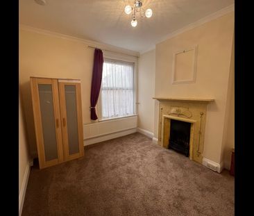 2 Bed Flat, Lowlands Road, HA1 - Photo 3