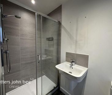 3 bedroom semi-detached house to rent - Photo 5