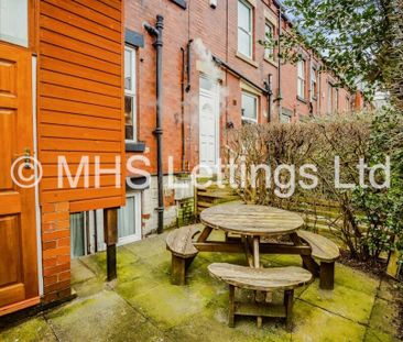 6 Bedroom Mid Terraced House for rent in Ash Road - Photo 4