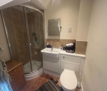 4 bedroom terraced house to rent - Photo 6