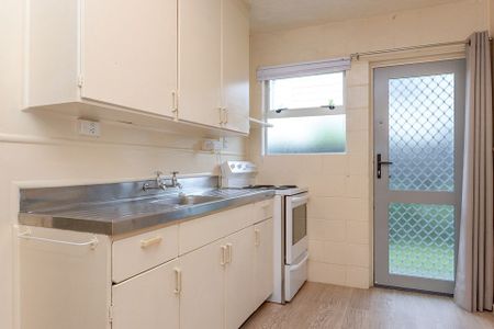 Sunny Downstairs 2BR Unit in Claudelands! - Photo 3