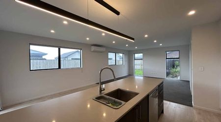 Three bedroom home Halswell - Photo 2