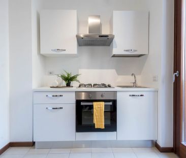 Wonderful single room in Via Luciano Zuccoli -Maggiolina - Martesana - Photo 3