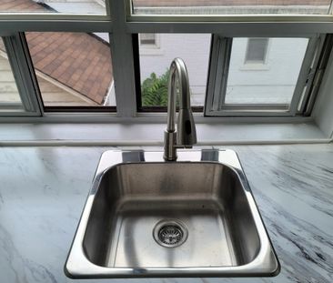 For Lease - 312 Douglas Avenue Unit# 304, Toronto, Ontario - Photo 6