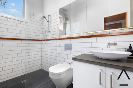 10 Ashe Grove, Toorak VIC 3142 - House For Rent | Domain - Photo 3