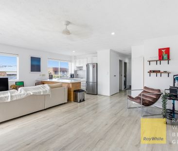 $780 per week / $3,120 Bond - Photo 2