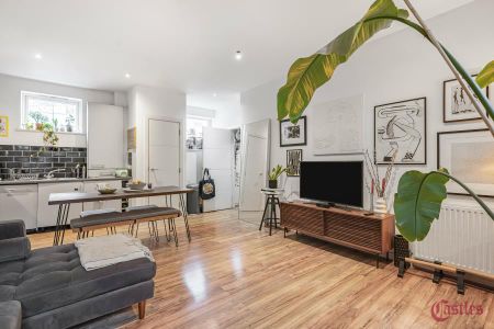 3 bedroom flat to rent - Photo 2