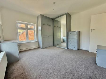 4 bedroom detached house to rent - Photo 4