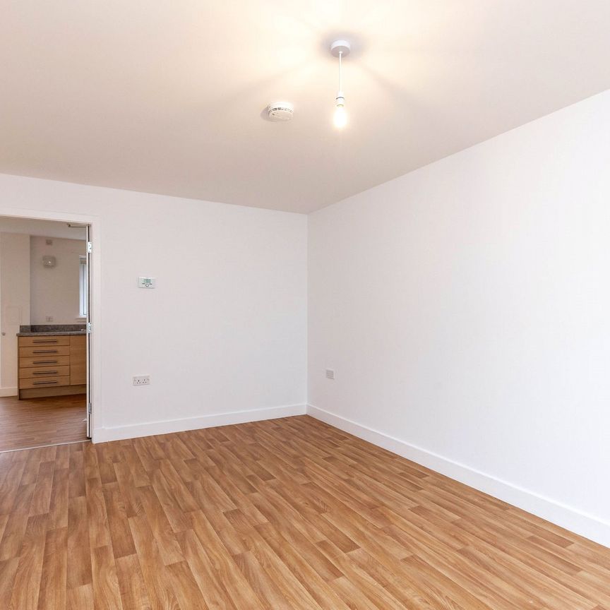 70 Oaklands Square - Photo 1