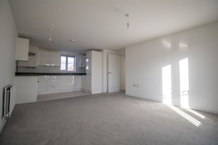 Bowthorpe Drive, Brockworth - Photo 2