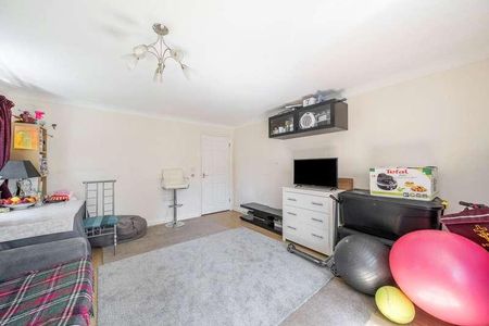 Kingsway, Woking, Surrey, GU21 - Photo 3