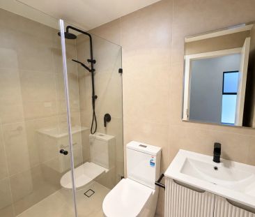 Spacious & Beautifully Renovated One-Bedroom Apartment! - Photo 2