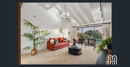 Beautiful 5 x 2 Character Home - Photo 2