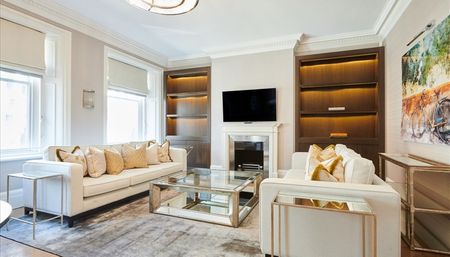 3 Bedroom Apartment, Duke Street, Mayfair, W1K - Photo 3