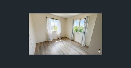 🏡 Mansfield Premium Location – Walk to Bus in 3 mins | New Timber Floors | 3 Air-Cons | Private Entry | Huge Living Space | Patio + Shed | Full F - Photo 4