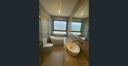 Well-presented family home - Photo 5