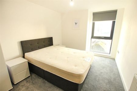 2 bedroom flat to rent - Photo 3