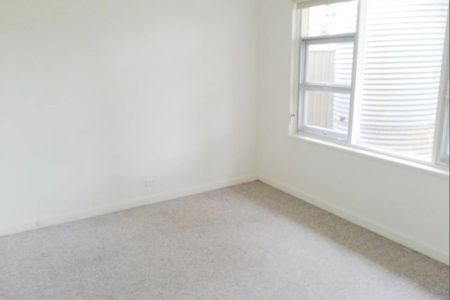 Spacious Family Home in The Heart of Campbelltown. - Photo 2