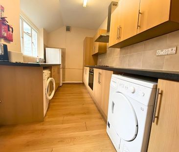 1 bedroom in a house share to rent - Photo 5