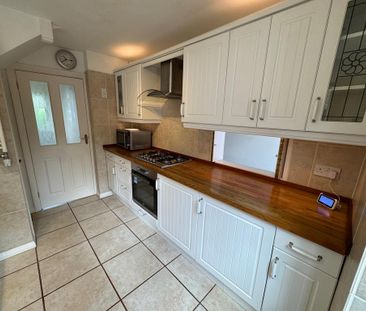 3 bedroom semi-detached house to rent - Photo 6